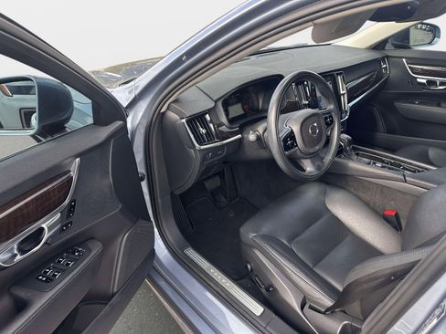 Used 2019 Volvo S90 T5 Momentum FWD image 10