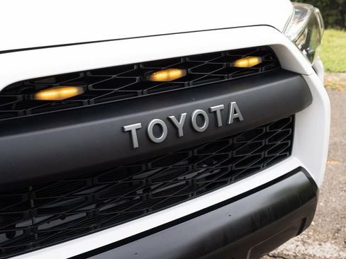 Used 2018 Toyota 4Runner TRD Off-Road Premium image 18