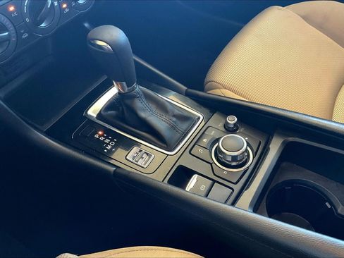 Used 2017 MAZDA MAZDA3 Sport image 15