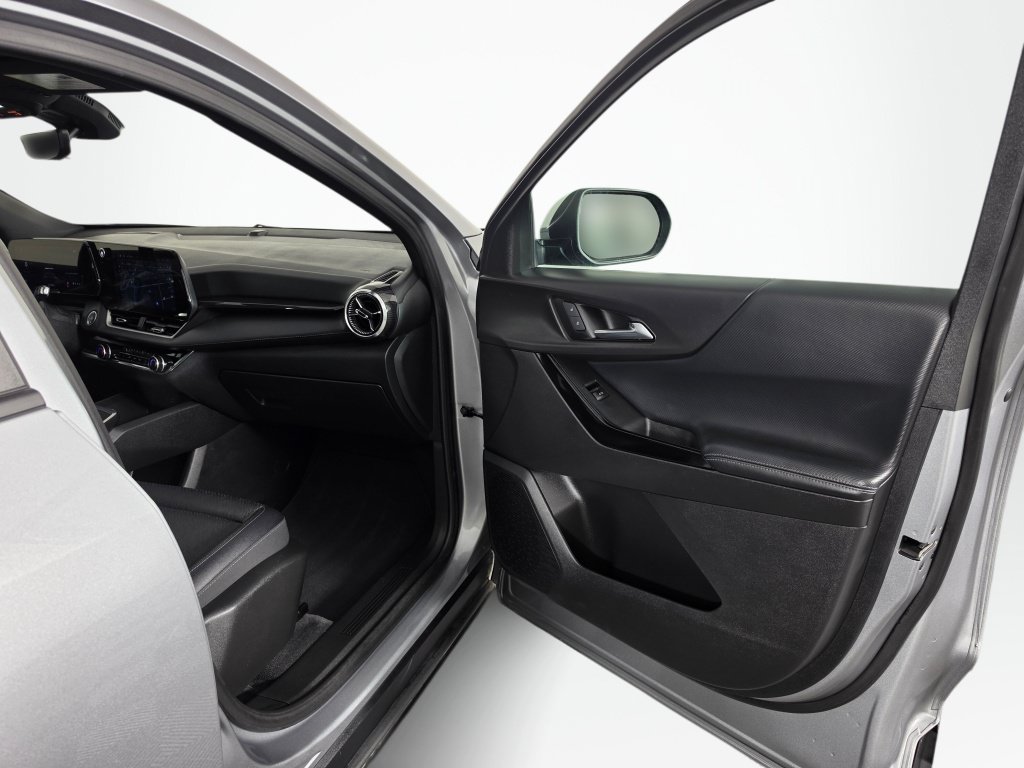 Used 2025 Chevrolet Equinox LT w/ Convenience Package II FWD image 39