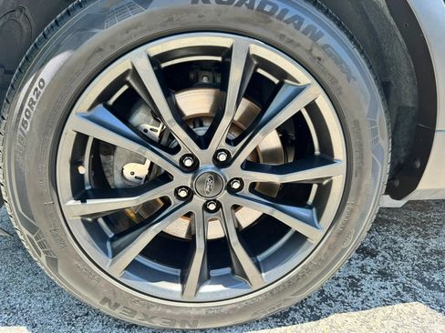 Used 2017 Ford Explorer XLT w/ Equipment Group 202A FWD image 39