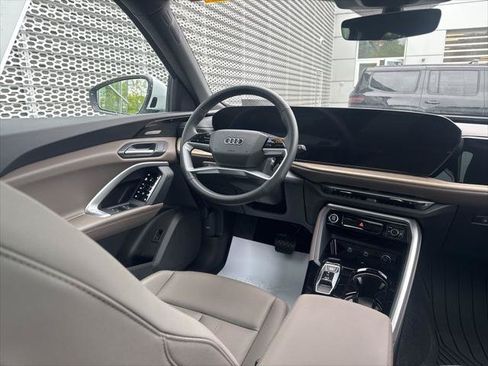 Certified 2025 Audi Q5 Premium w/ Premium Plus AWD/4WD image 15