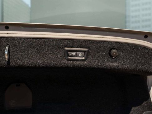 Used 2019 BMW 530e xDrive w/ Convenience Package image 35