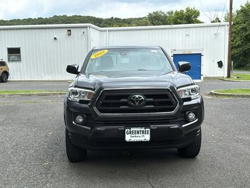Used 2022 Toyota Tacoma SR5 AWD/4WD image 2