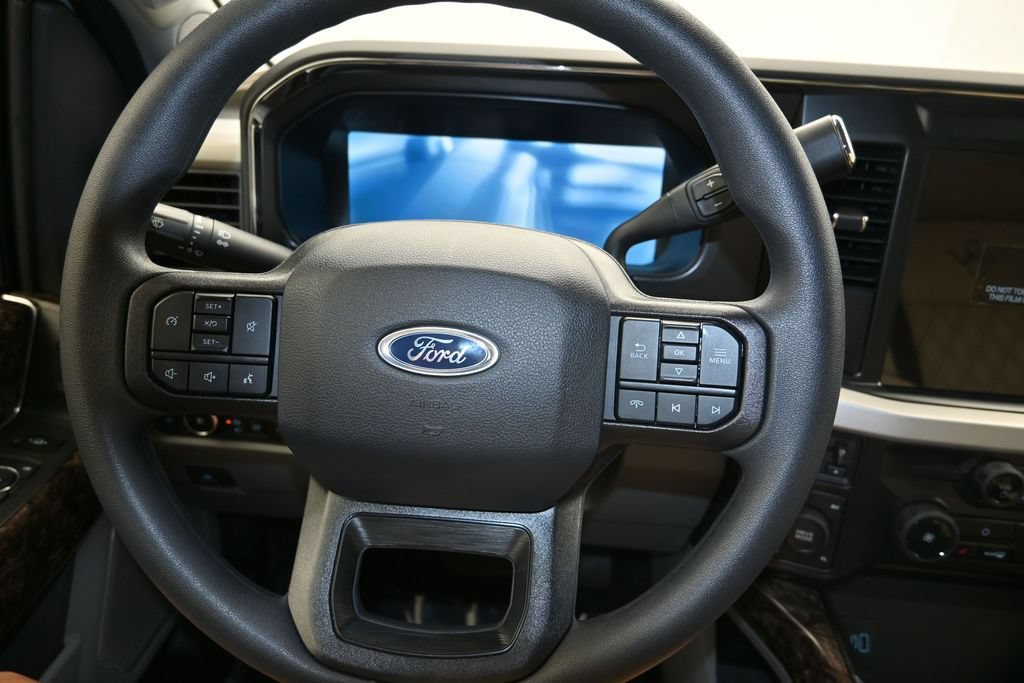 New 2026 Ford F250 XLT w/ XLT Premium Package AWD/4WD image 14