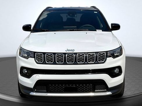 Used 2025 Jeep Compass Limited AWD/4WD image 2