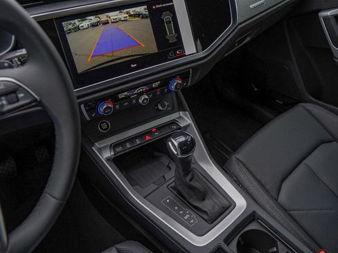 New 2025 Audi Q3 2.0T Premium image 11