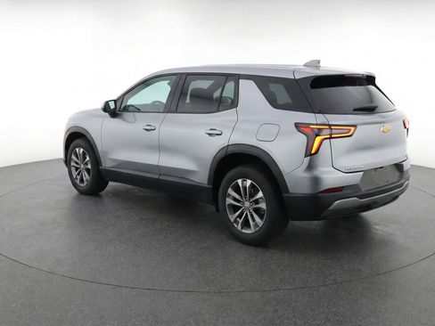 Used 2025 Chevrolet Equinox LT image 6