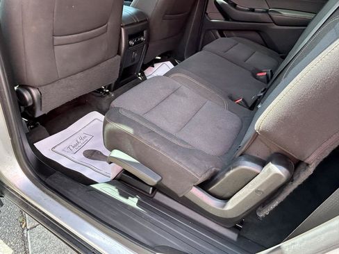 Used 2019 Chevrolet Traverse LS w/ LPO, Floor Liner Package FWD image 9