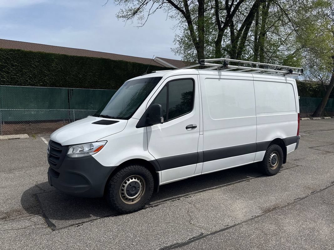Used 2023 Mercedes-Benz Sprinter 2500 image 2