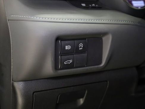 Used 2024 Toyota Highlander LE image 13