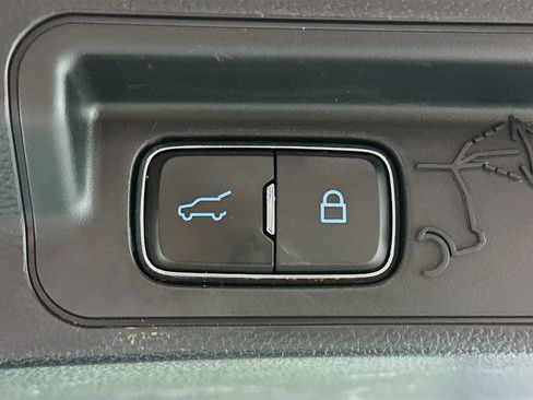 Used 2024 Ford Explorer XLT w/ Equipment Group 202A image 29