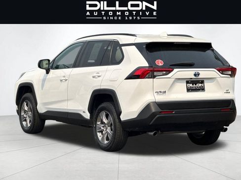 Used 2022 Toyota RAV4 LE AWD/4WD image 6