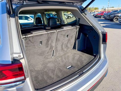 Used 2025 Volkswagen Atlas SE image 6