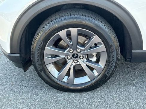 Used 2023 Ford Explorer XLT w/ Equipment Group 202A AWD/4WD image 27