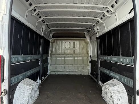 Used 2018 RAM ProMaster 2500 w/ Interior Convenience Group FWD image 11