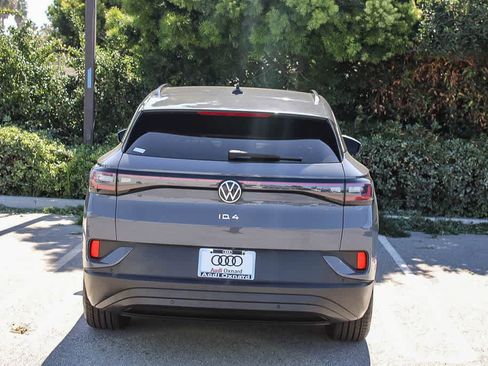 Used 2023 Volkswagen ID.4 Pro RWD image 9