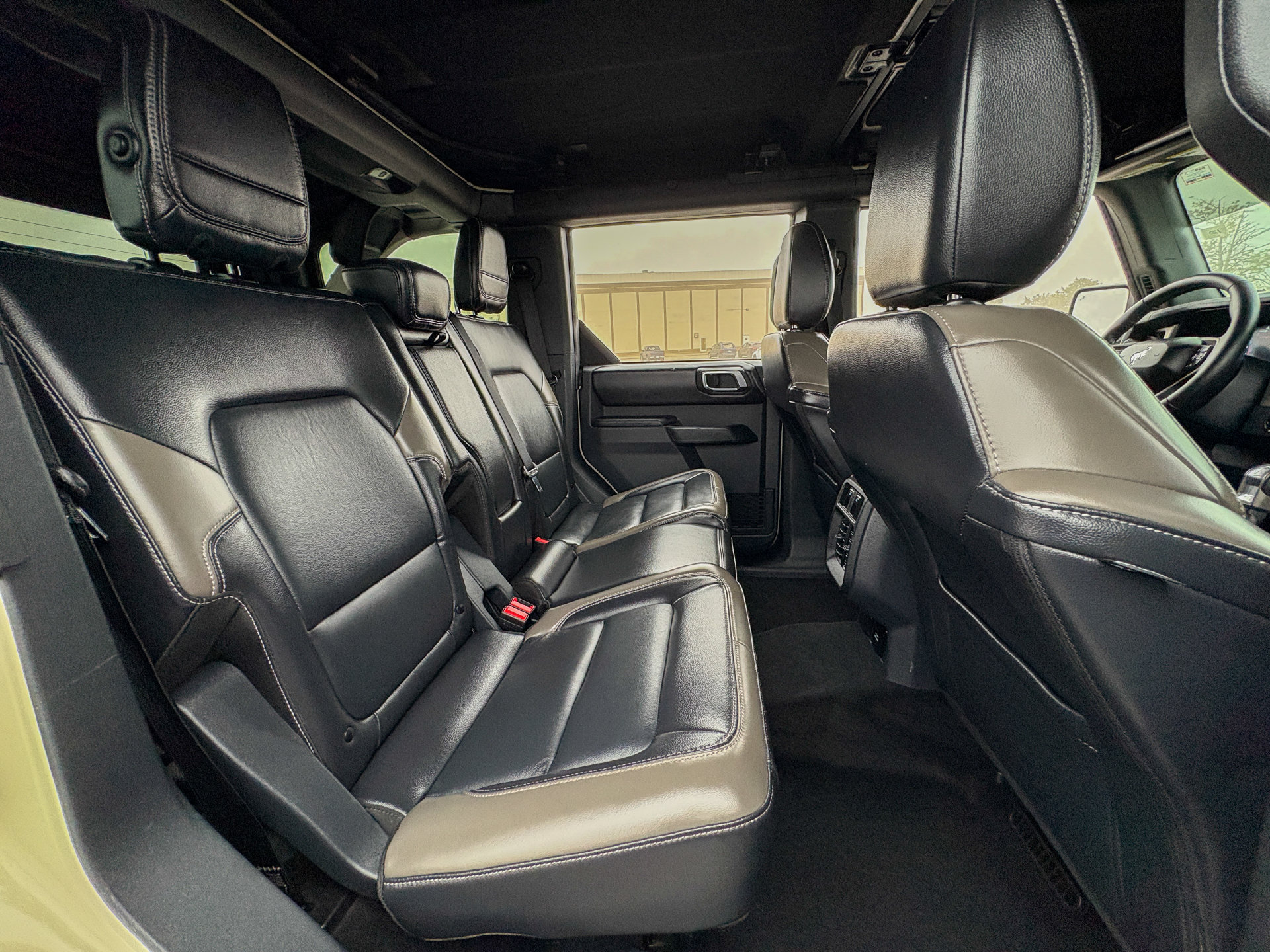 Used 2025 Ford Bronco Outer Banks w/ Sasquatch Package AWD/4WD image 26