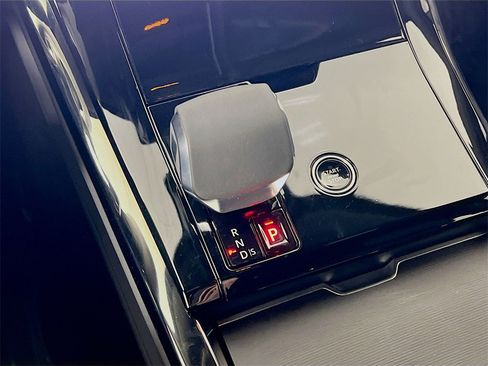 Used 2024 Land Rover Range Rover Sport Autobiography image 17