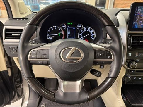 Used 2023 Lexus GX 460 Premium w/ Premium Package image 15