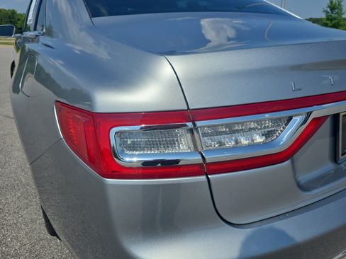 Used 2020 Lincoln Continental w/ Premium Package FWD image 35