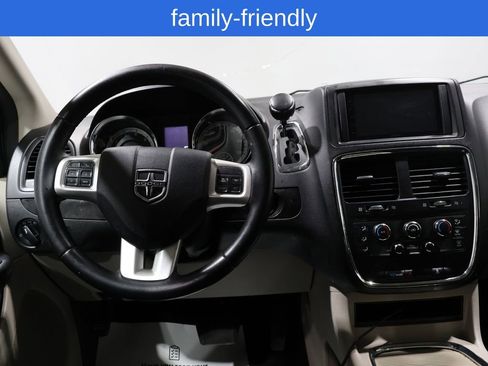 Used 2013 Dodge Grand Caravan SXT w/ UConnect Hands-Free Group image 4
