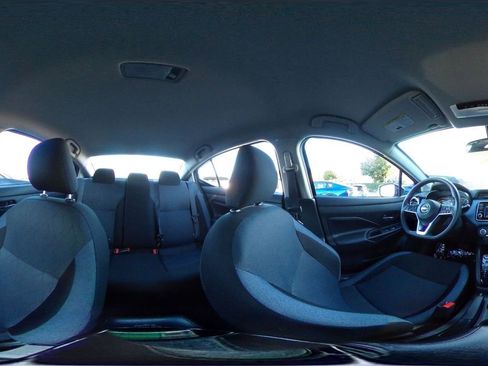 Used 2025 Nissan Versa SV image 43