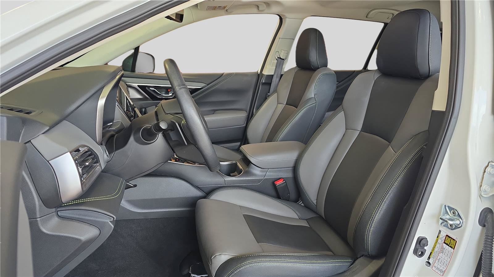 Used 2025 Subaru Outback Onyx Edition AWD/4WD image 12