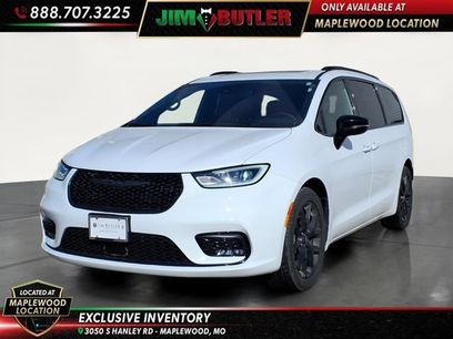 Used 2025 Chrysler Pacifica Limited
