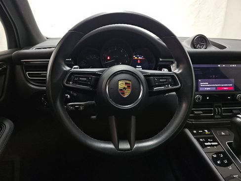 Used 2023 Porsche Macan AWD/4WD image 13