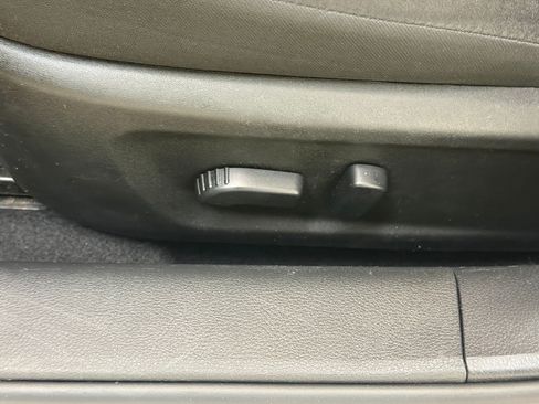 Used 2025 Nissan Altima 2.5 SV FWD image 15