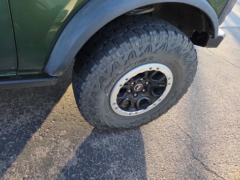 Used 2022 Ford Bronco Badlands image 12