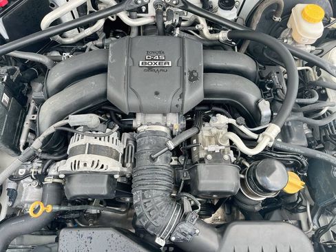 Used 2022 Toyota GR86 RWD image 29