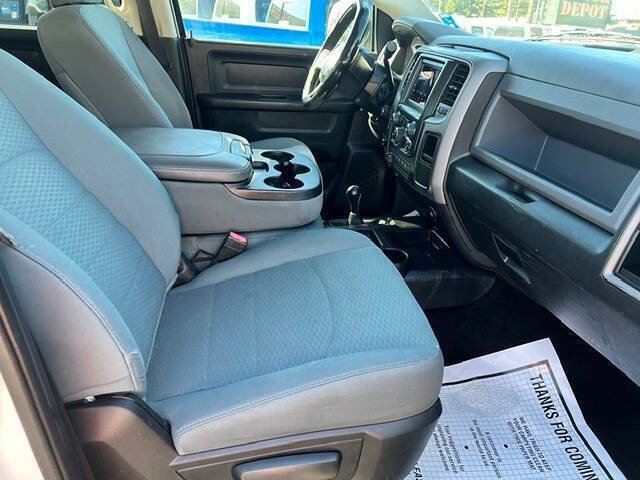 Used 2016 RAM 3500 Tradesman w/ Chrome Appearance Group AWD/4WD image 15