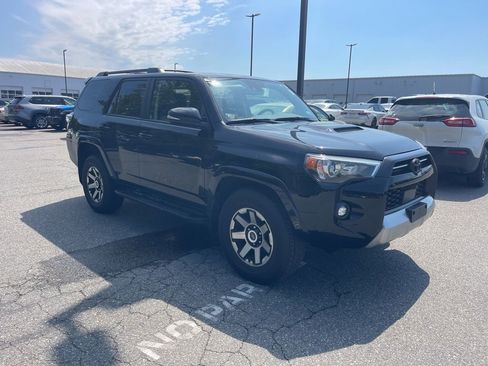 Used 2023 Toyota 4Runner TRD Off-Road Premium w/ Off Road Premium Plus Package AWD/4WD image 7