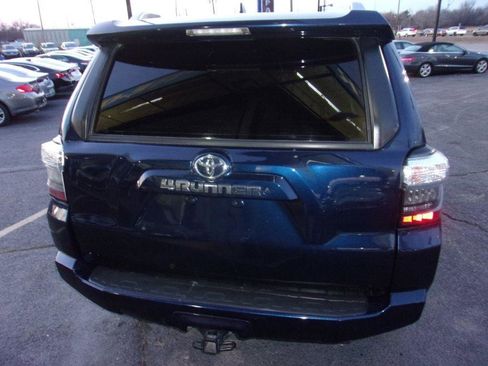 Used 2016 Toyota 4Runner SR5 RWD image 5