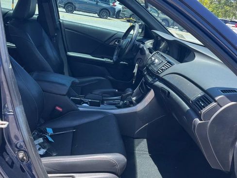 Used 2017 Honda Accord Sport image 21