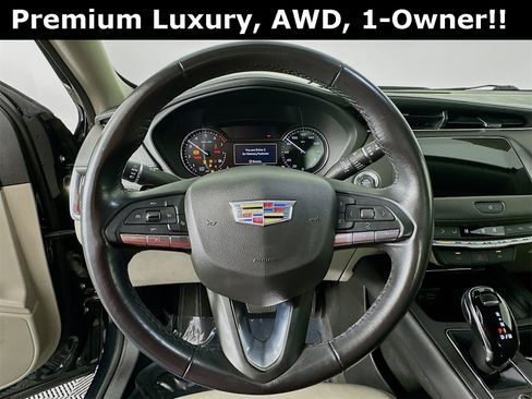 Used 2023 Cadillac XT4 Premium Luxury image 12