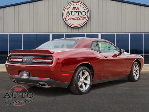 Used 2020 Dodge Challenger SXT image 7