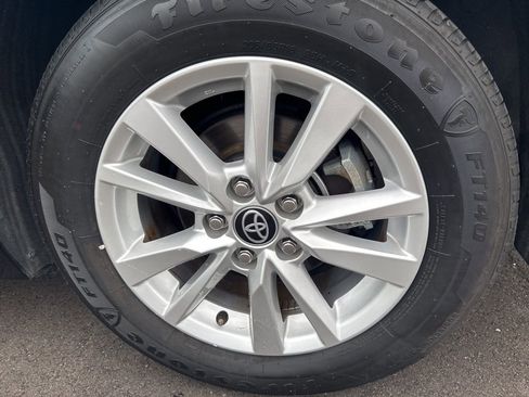 Used 2025 Toyota Camry LE image 13