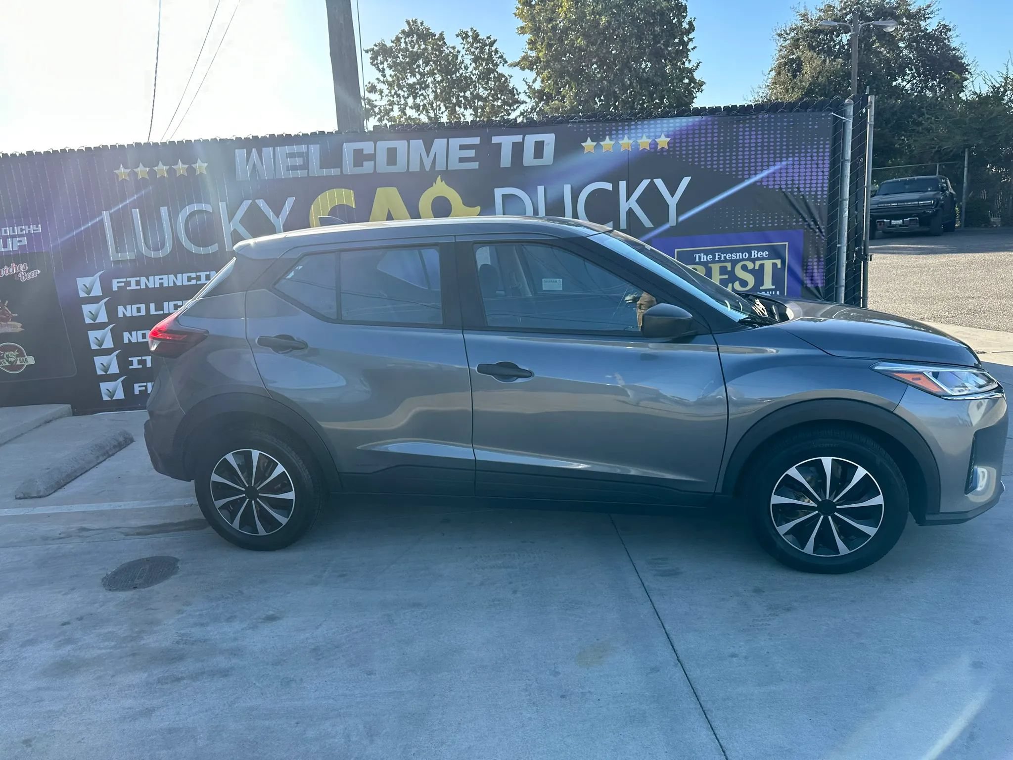 Used 2023 Nissan Kicks S FWD image 4