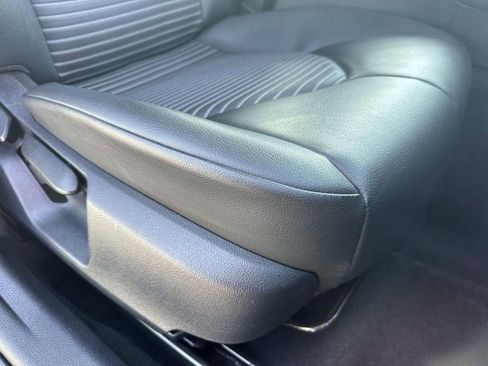 Used 2023 Toyota Camry SE image 11