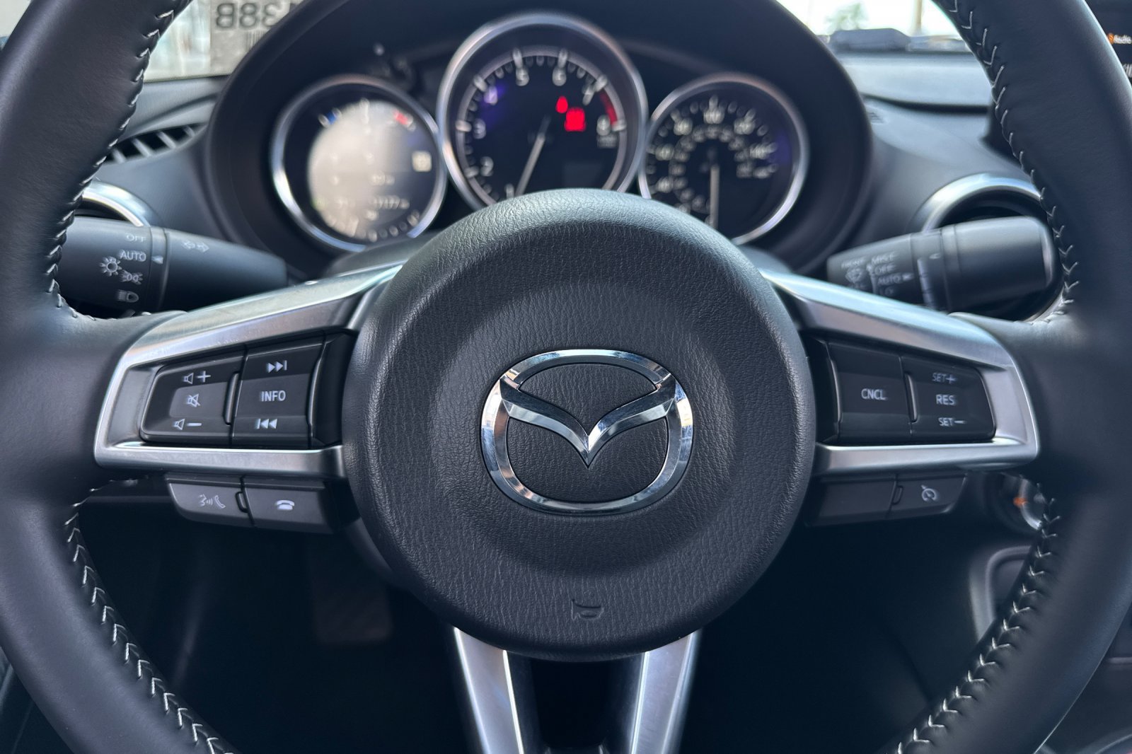 Used 2025 MAZDA MX-5 Miata Grand Touring RWD image 23