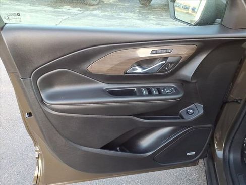 Used 2023 GMC Terrain Denali w/ Denali Premium Package image 27