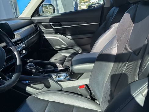 Used 2024 Kia Telluride EX image 7