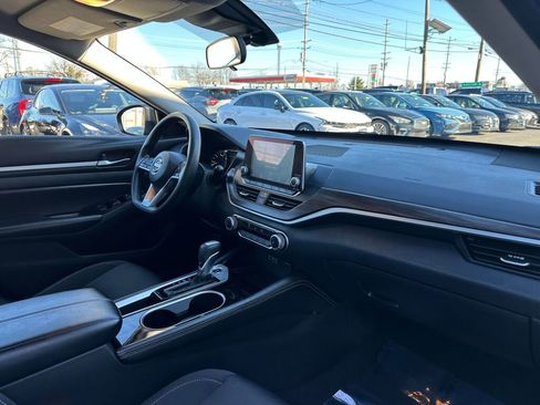 Used 2023 Nissan Altima 2.5 SV image 29
