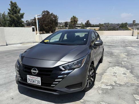 Used 2025 Nissan Versa SV FWD image 5