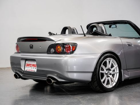 Used 2004 Honda S2000 image 33