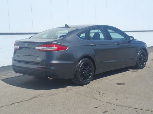 Used 2020 Ford Fusion SE image 6