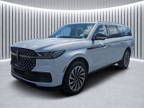 New 2026 Lincoln Navigator L Black Label AWD/4WD image 7